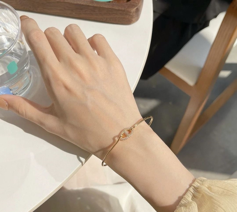 H**me5 bracelets